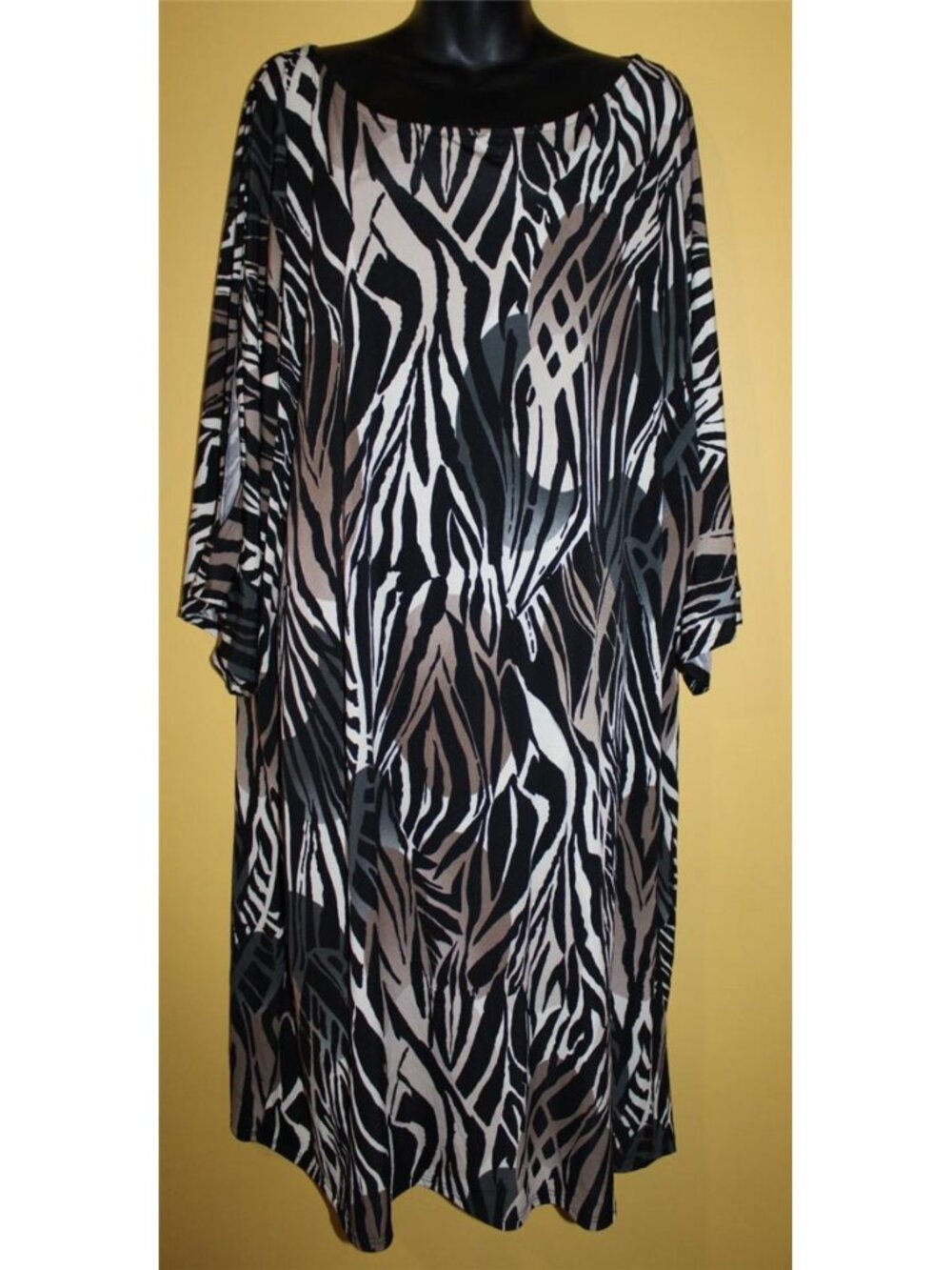 Lane Bryant 26/28 Animal Print 4x Cold Shoulder Split Wide 3/4 Sleeve